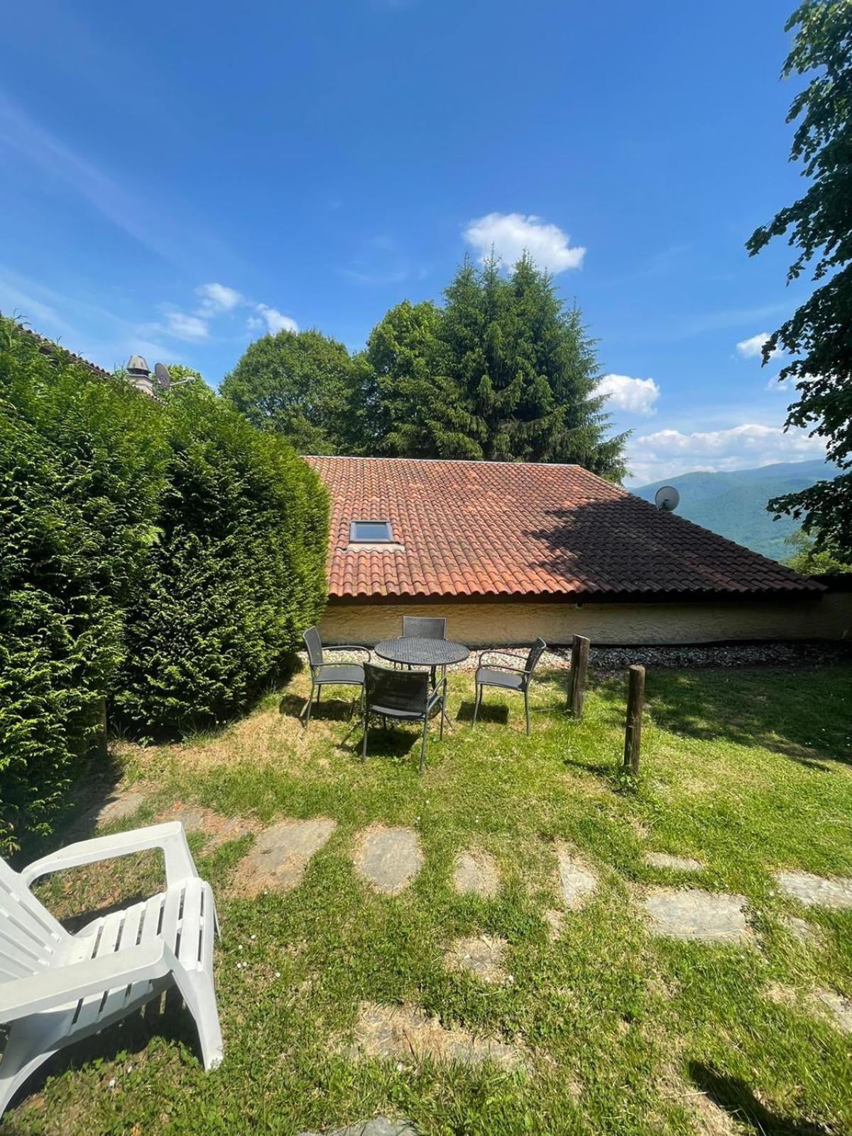 Auberge Les Myrtilles Le Bosc  Exterior foto